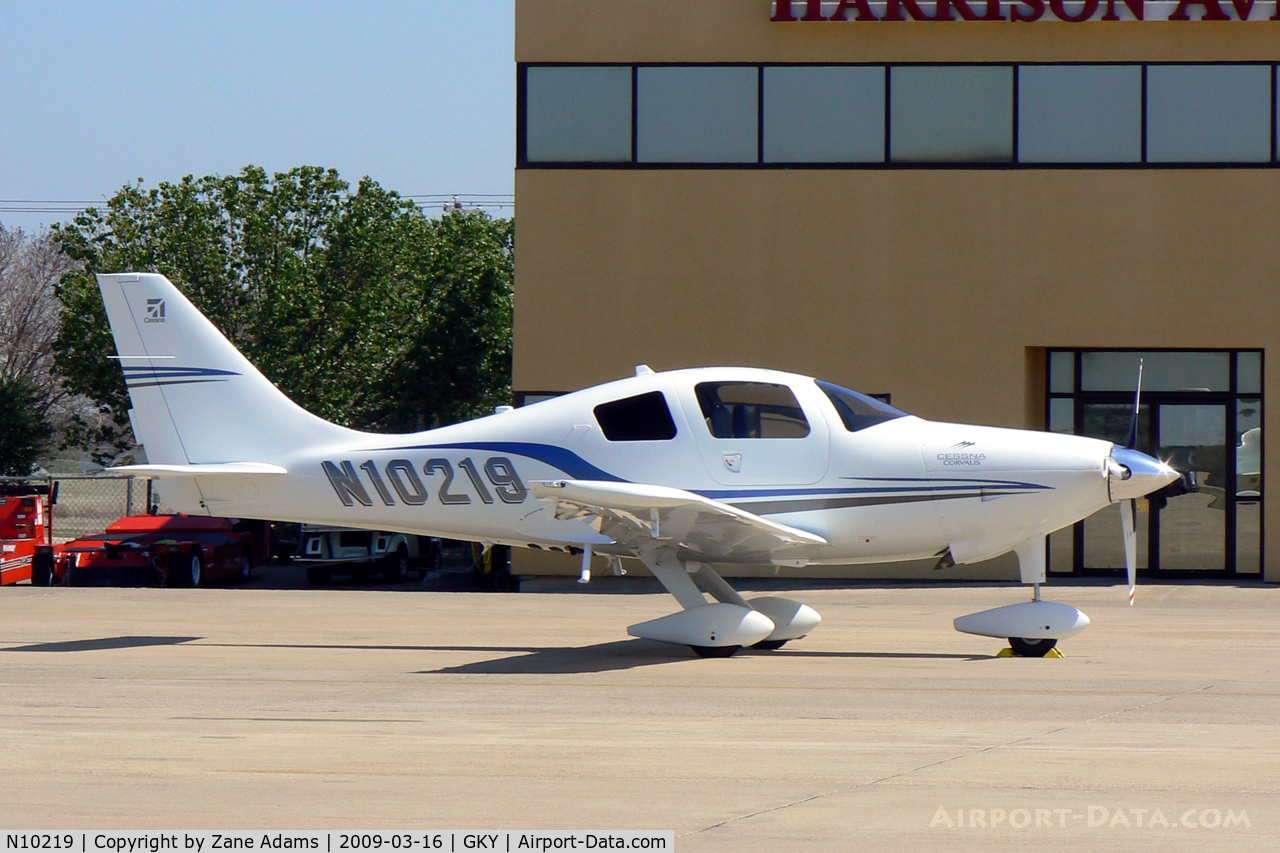 N10219, Cessna LC42-550FG C/N 421019, At Arlington Municipal