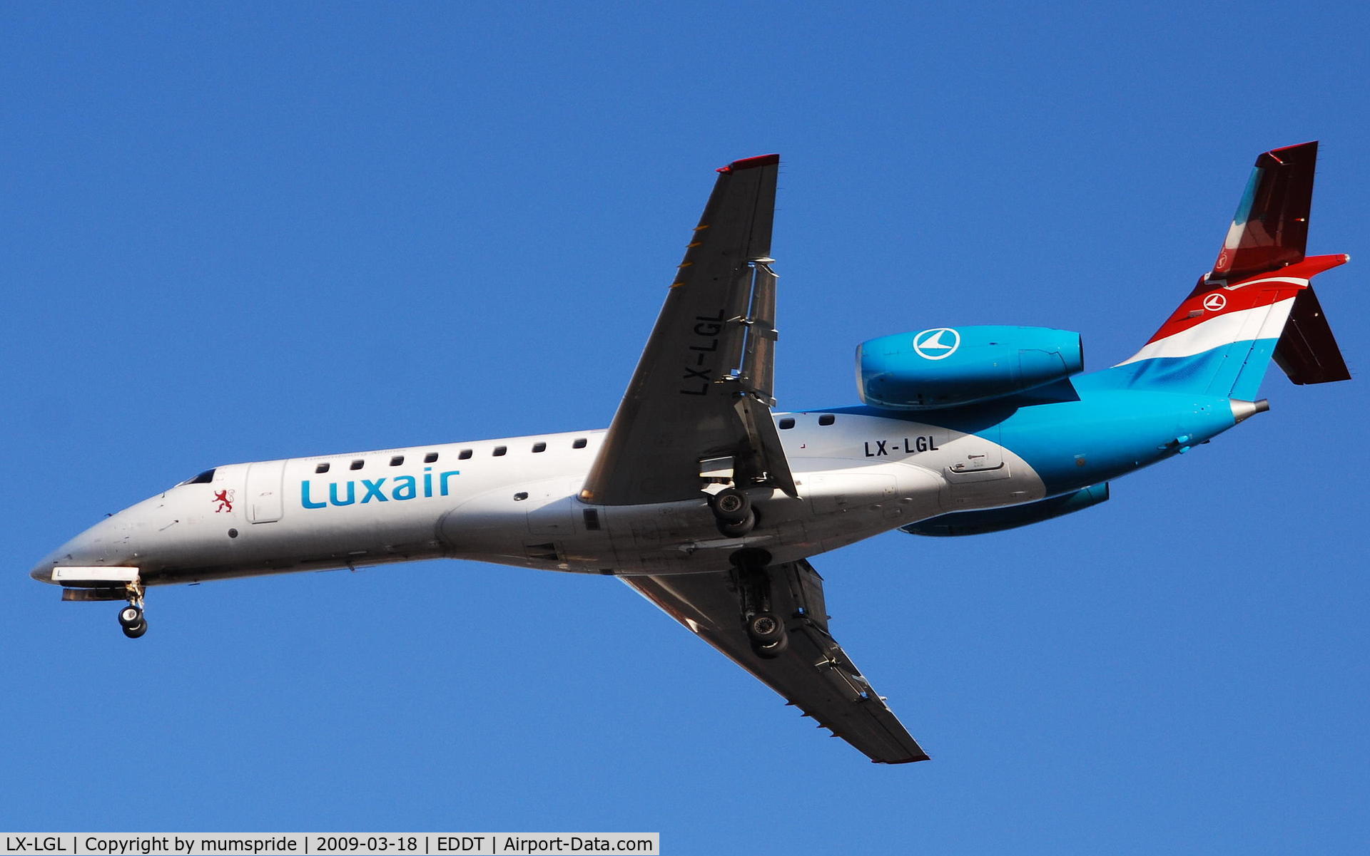 LX-LGL, 2005 Embraer ERJ-135LR (EMB-135LR) C/N 14500893, Early visitors from Luxemburg inside