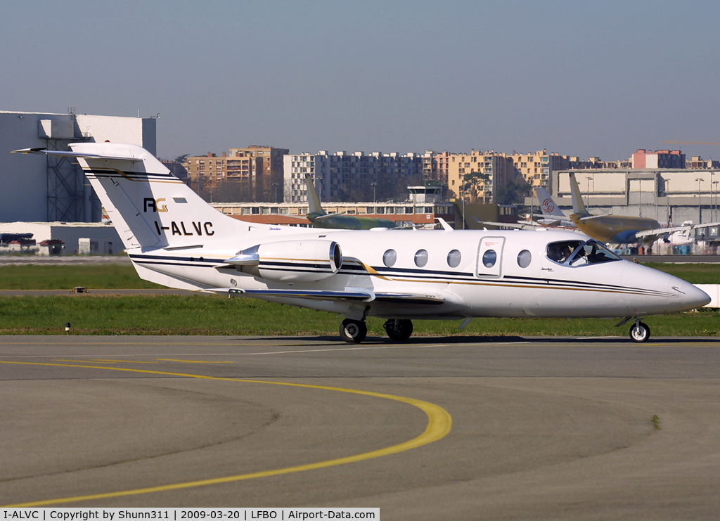 I-ALVC, 2007 Hawker Beechcraft 400XP C/N RK-515, Rolling to the General Aviation area...