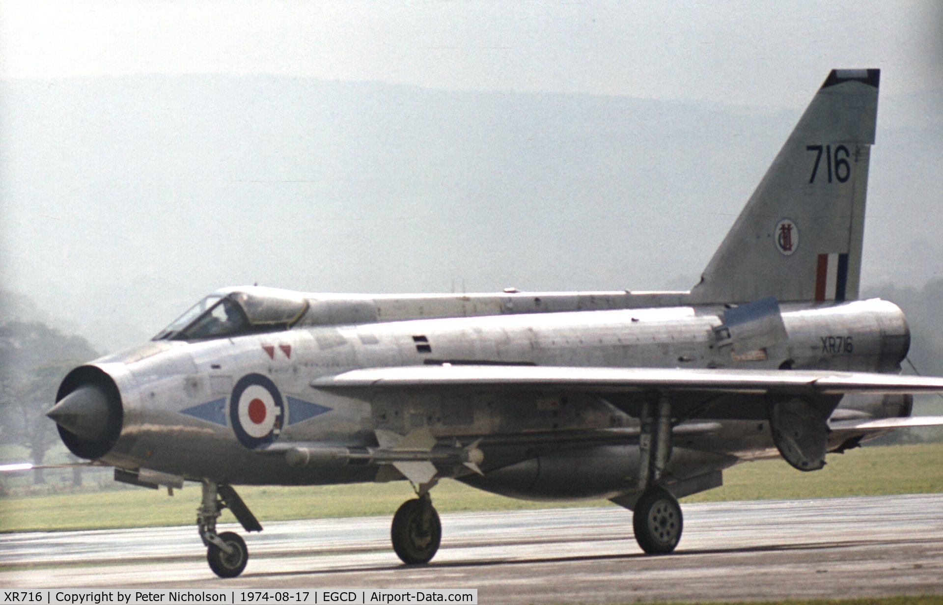 XR716, 1964 English Electric Lightning F.3 C/N 95199, Lightning F.3 of 226 Operational Conversion Unit landing at the 1974 Woodford Airshow.