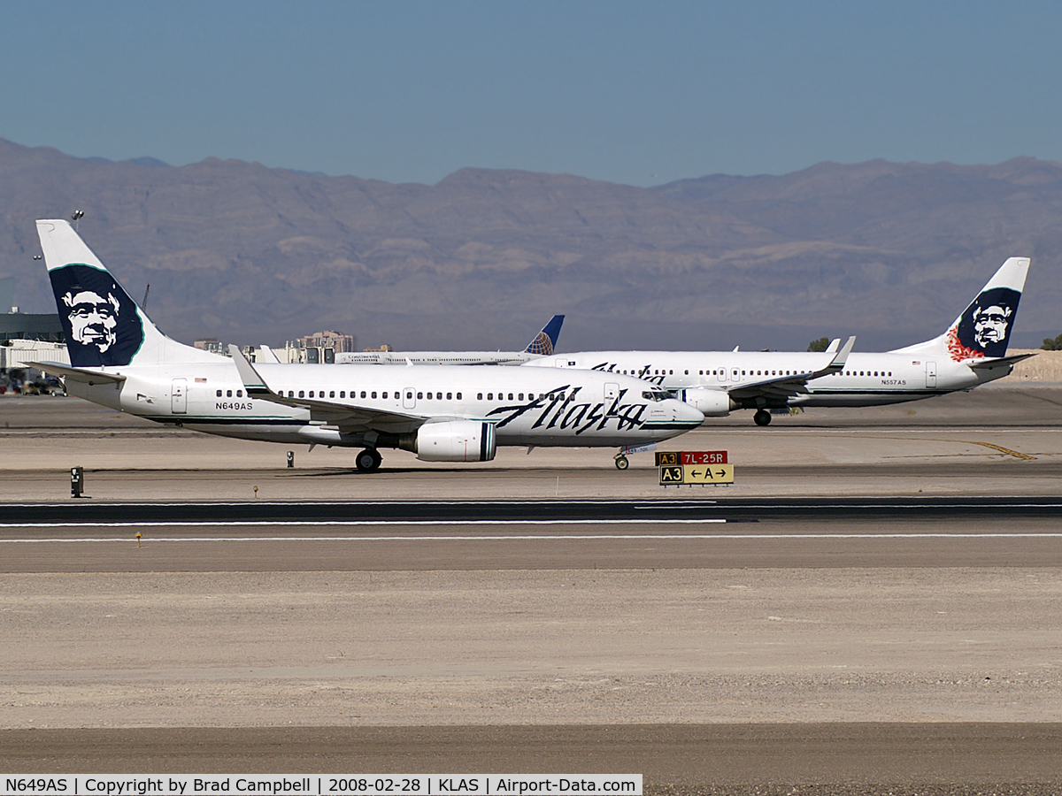 N649AS, 2003 Boeing 737-790 C/N 30663, Alaska Airlines / 2003 Boeing 737-790 - with N557AS landing