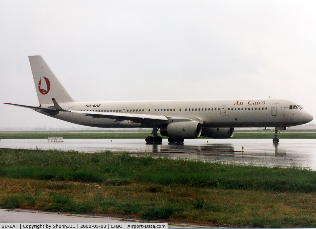 SU-EAF, 1997 Tupolev Tu-204-120C C/N 145074-3764027, Lining up rwy 15L for departure to CAI