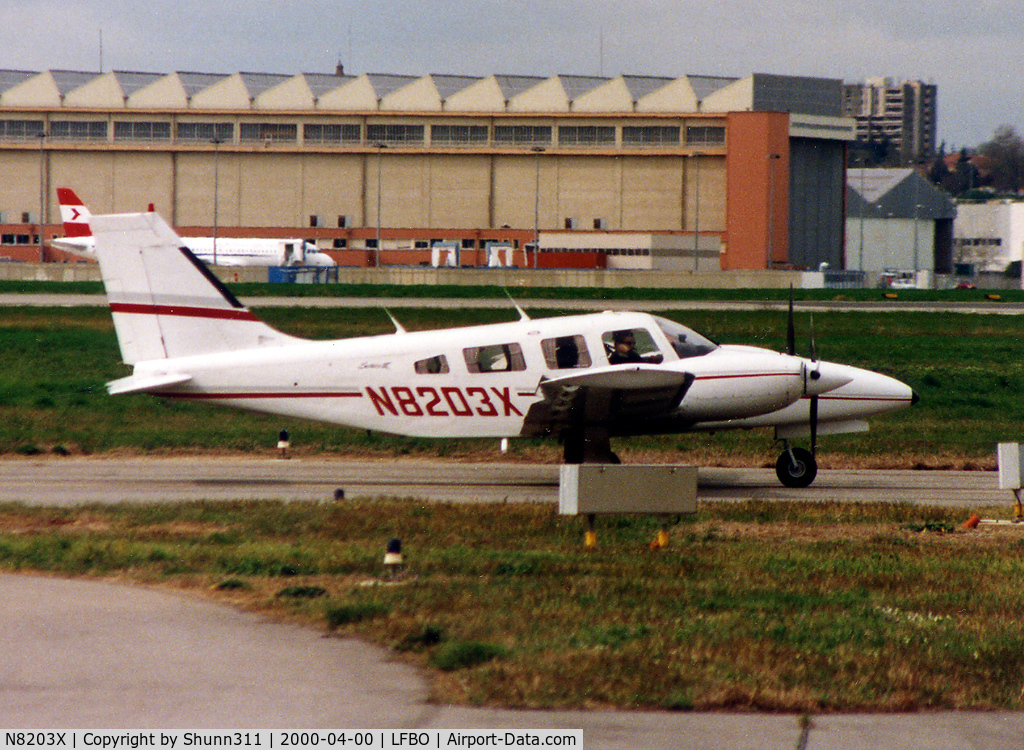 N8203X, 1982 Piper PA-34-220T C/N 34-8333029, Taxiing to the General Aviation area...