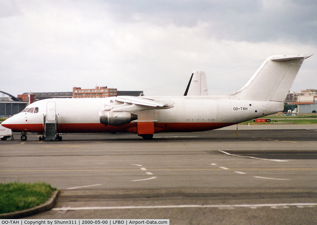 OO-TAH, 1990 British Aerospace BAe.146-300 C/N E3168, Parked at the old terminal as a daily stop...