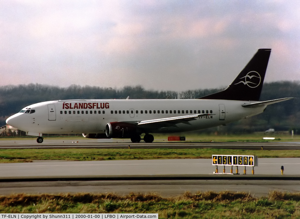 TF-ELN, 1987 Boeing 737-3Q8 C/N 23766, Ready for take off rwy 15L