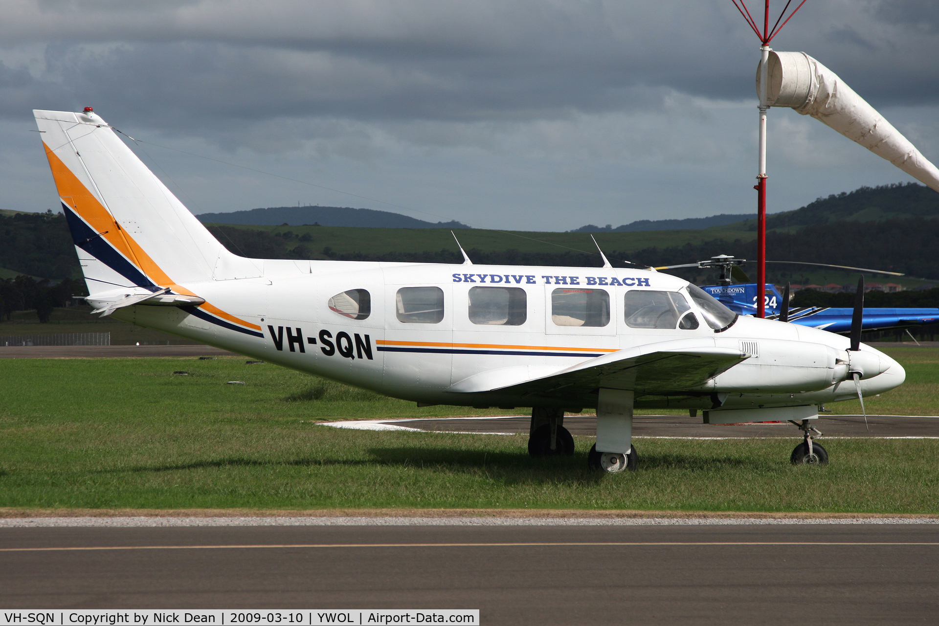 VH-SQN, 1969 Piper PA-31 Navajo C/N 31-593, YWOL