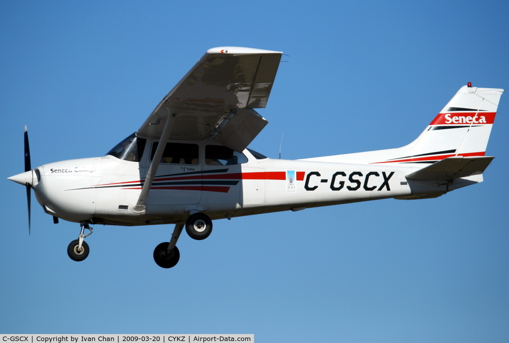 C-GSCX, 2002 Cessna 172S C/N 172S9052, Landing at Toronto Buttonville Airport