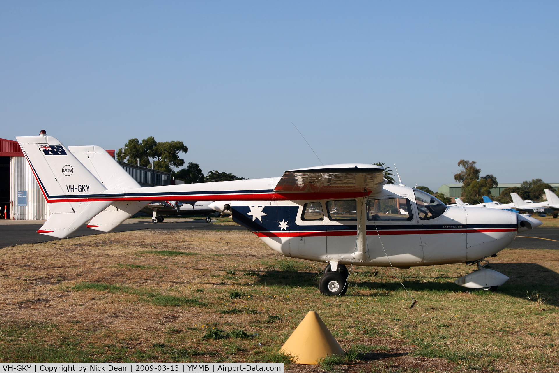 VH-GKY, 1964 Cessna 336 Skymaster C/N 336-0164, YMMB