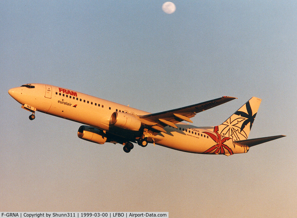F-GRNA, 1998 Boeing 737-85F C/N 28823, Take off rwy 33R with a magnificient sun :)