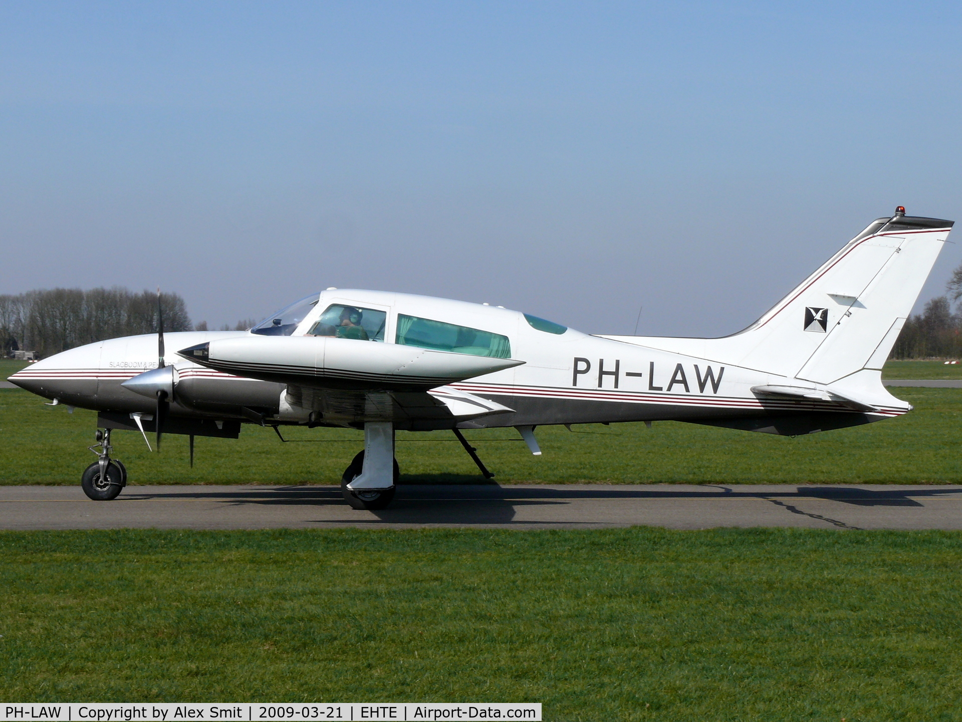 PH-LAW, Cessna T310R C/N 310R0096, Cessna T310R PH-LAW Slagboom & Peeters Luchtfotografie