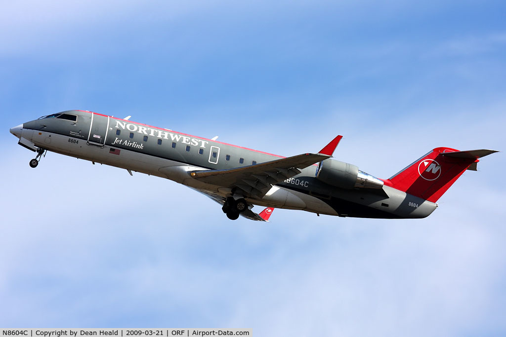 N8604C, 2002 Bombardier CRJ-200 (CL-600-2B19) C/N 7604, Northwest Jet Airlink (Pinnacle Airlines) N8604C departing RWY 5 enroute to Detroit Metro Wayne County (KDTW).