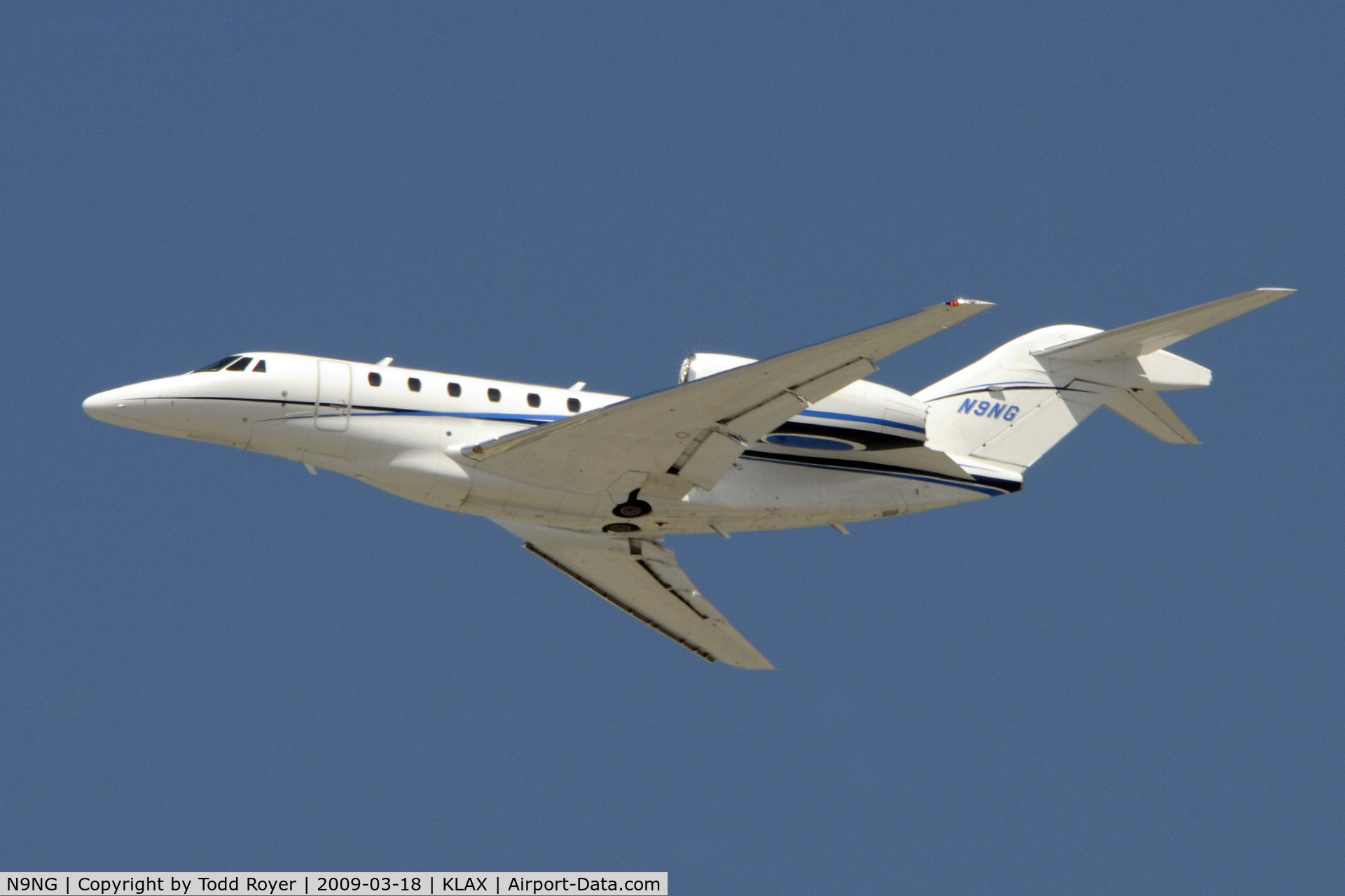 N9NG, 2003 Cessna 750 Citation X Citation X C/N 750-0213, Departing LAX on 25L