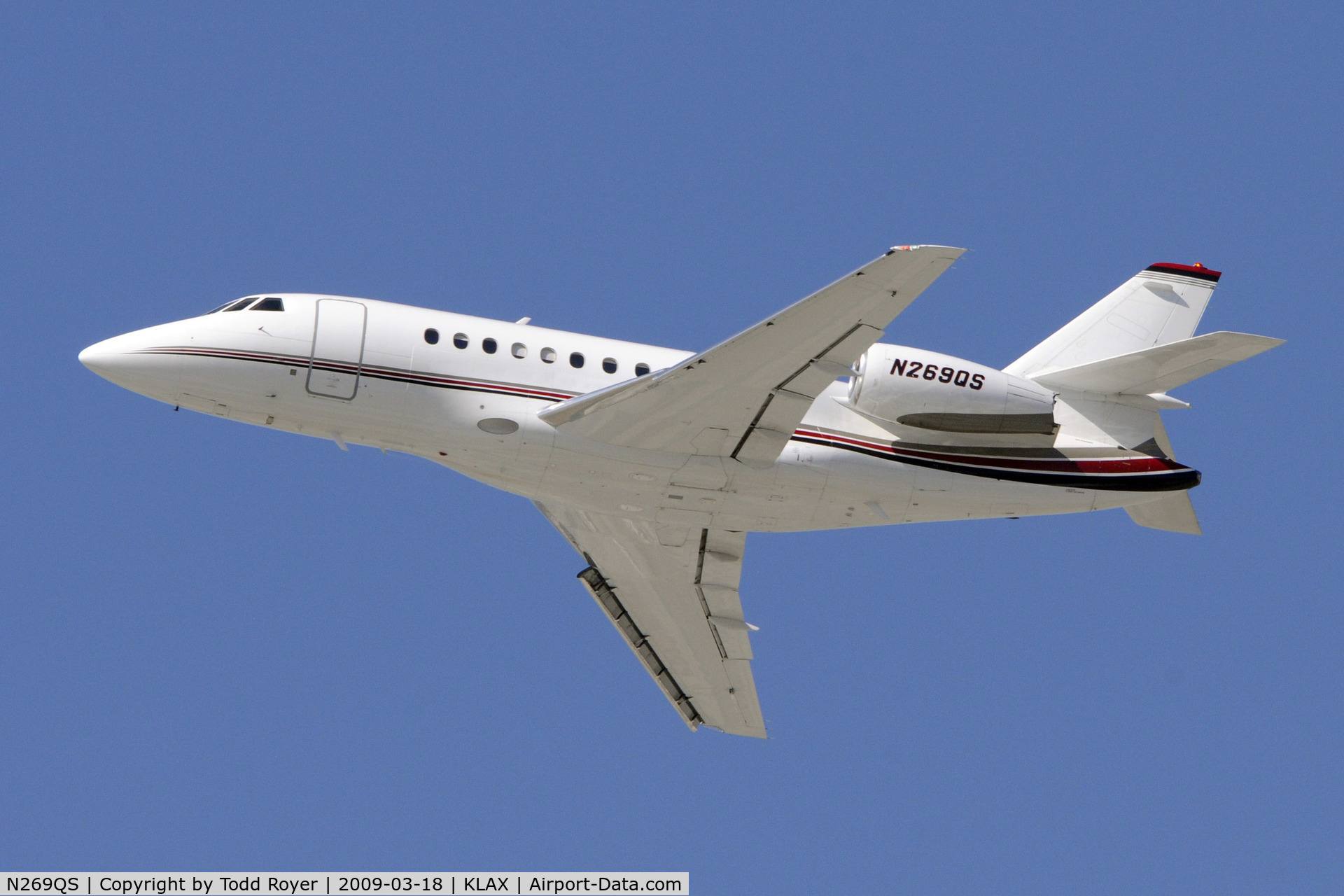 N269QS, 2002 Dassault Falcon 2000 C/N 169, Departing LAX on 25L