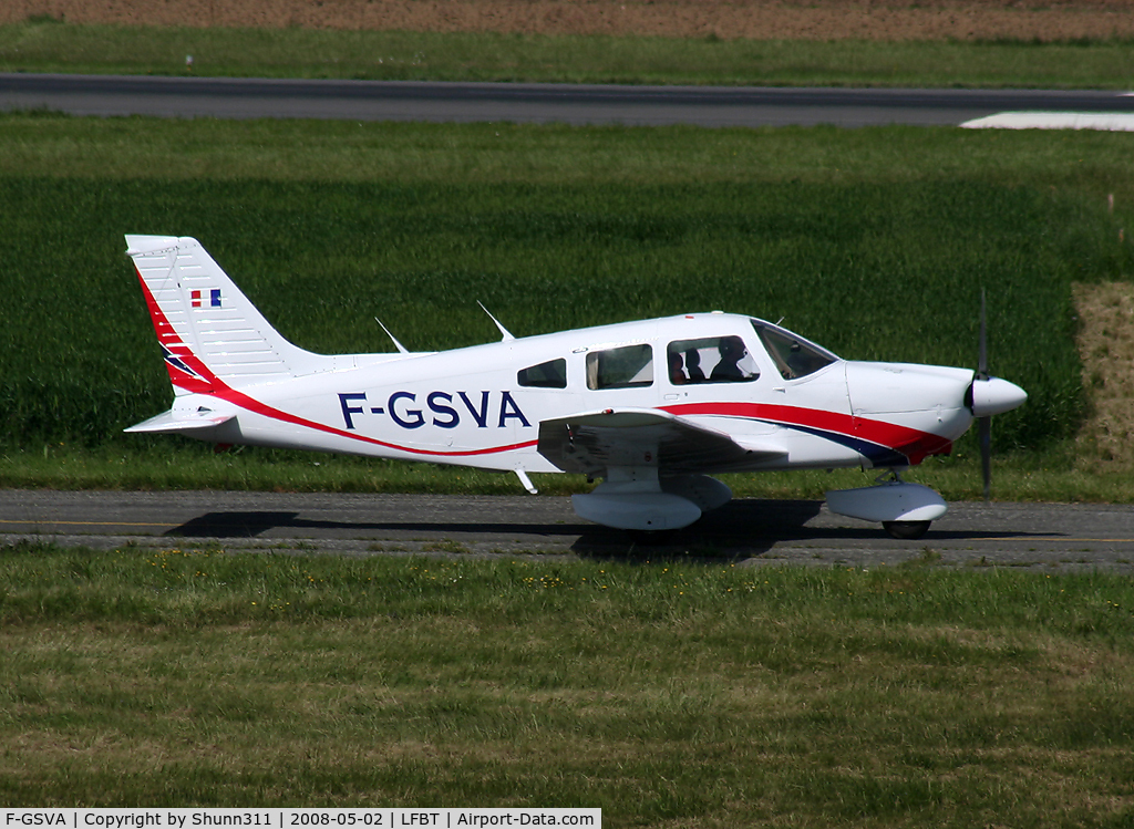 F-GSVA, Piper PA-28-181 Archer C/N 28-8190111, Taxiing to his parking...