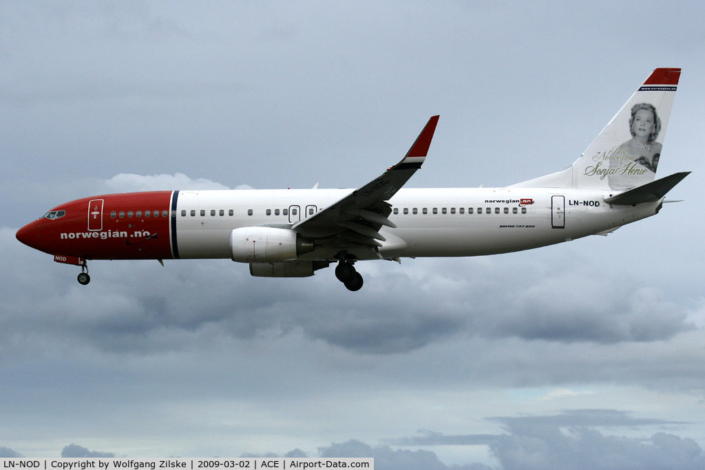 LN-NOD, 2008 Boeing 737-8Q8 C/N 35280, visitor