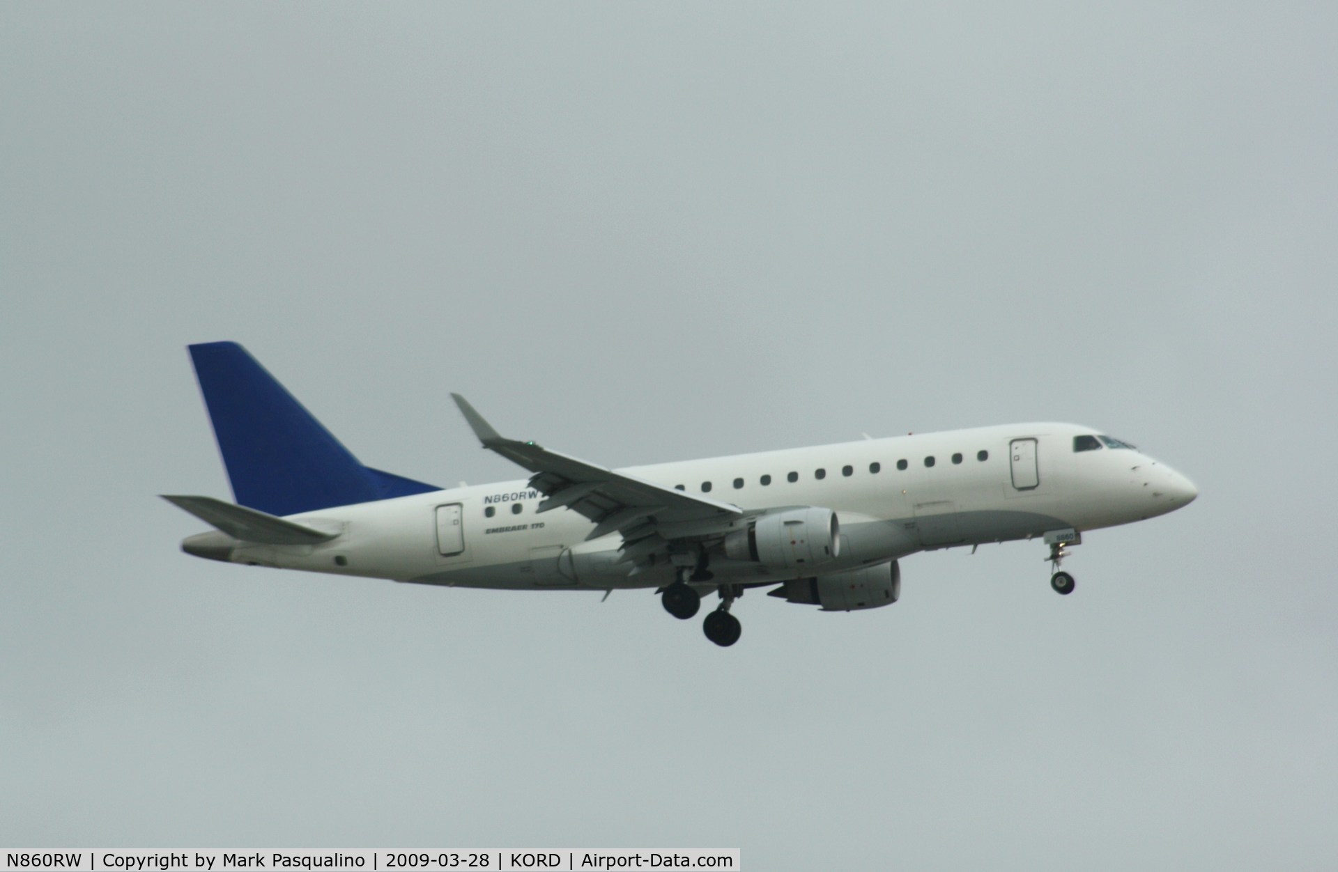 N860RW, 2005 Embraer 170SE (ERJ-170-100SE) C/N 17000084, ERJ 170-100 SE
