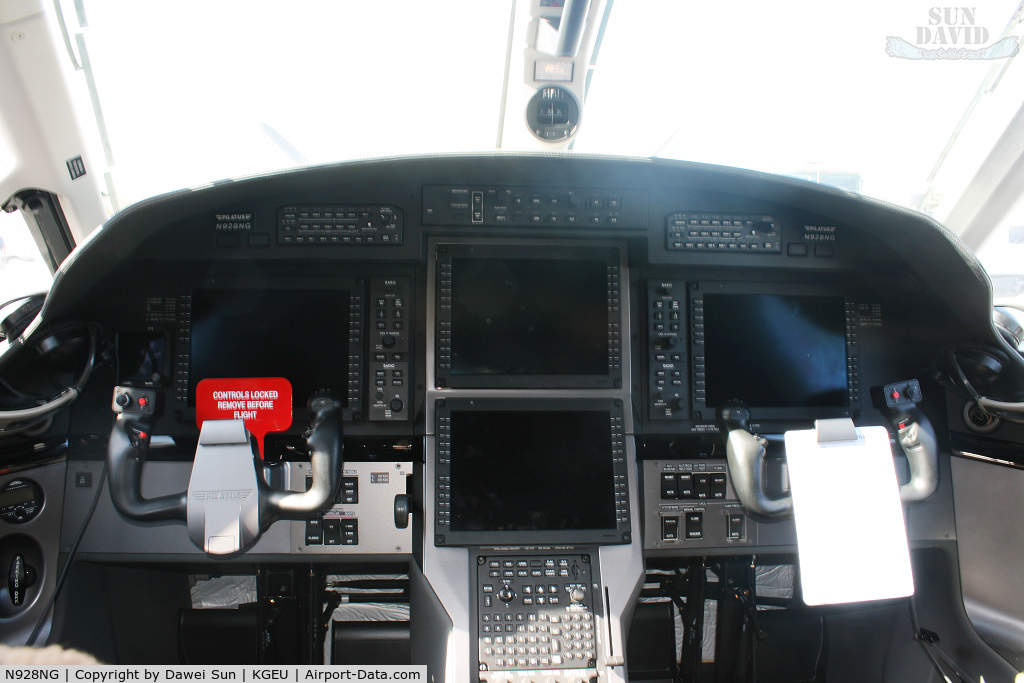 N928NG, 2008 Pilatus PC-12/47E C/N 1028, Cocpit