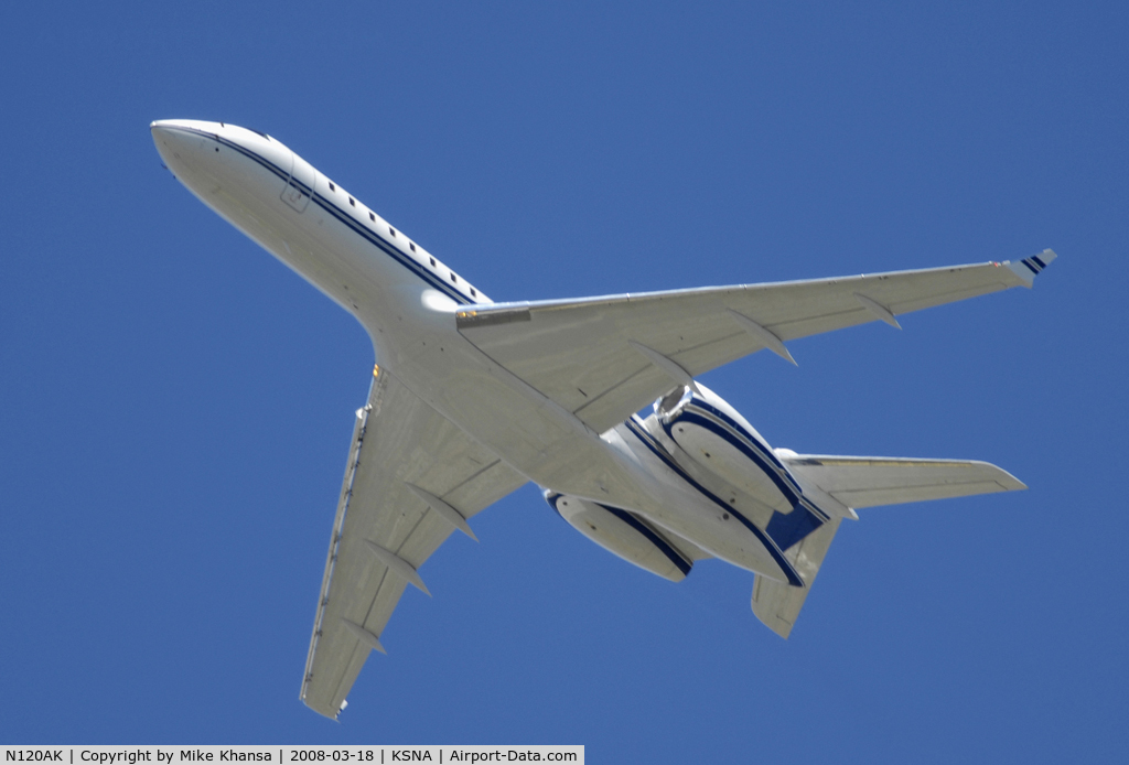 N120AK, 2004 Bombardier BD-700-1A10 Global Express C/N 9153, Bombardier BD-700 climbing the blue skies