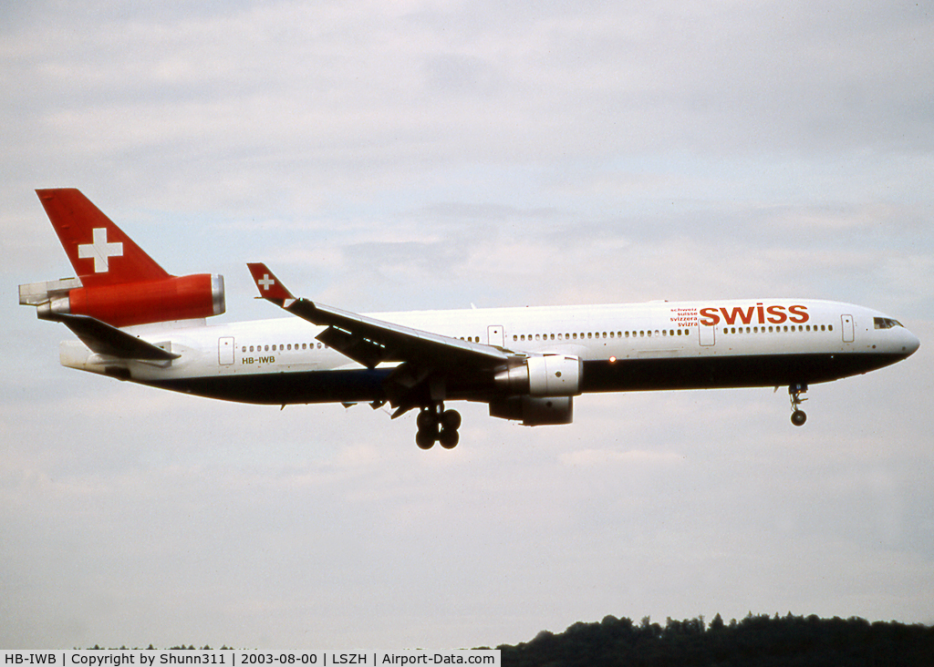 HB-IWB, 1991 McDonnell Douglas MD-11F C/N 48444, Landing rwy 14 in basic Swissair c/s