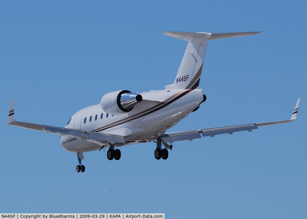 N44SF, 2004 Bombardier Challenger 604 (CL-600-2B16) C/N 5601, On final approach to 17L.