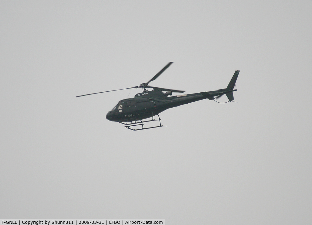 F-GNLL, Eurocopter AS-350B-3 Ecureuil Ecureuil C/N 3294, Taking off from LFBO