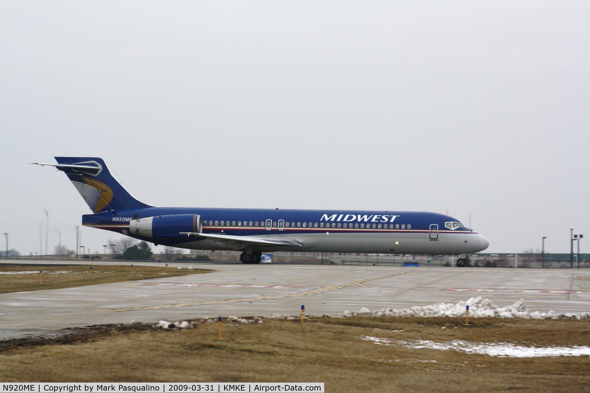 N920ME, 2004 Boeing 717-2BL C/N 55182, Boeing 717-200