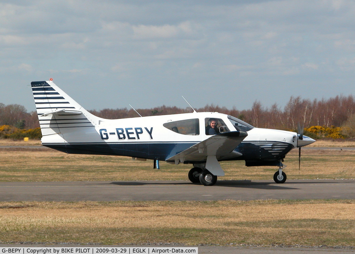 G-BEPY, 1977 Rockwell Commander 112B C/N 524, TAXYING TO THE PUMPS