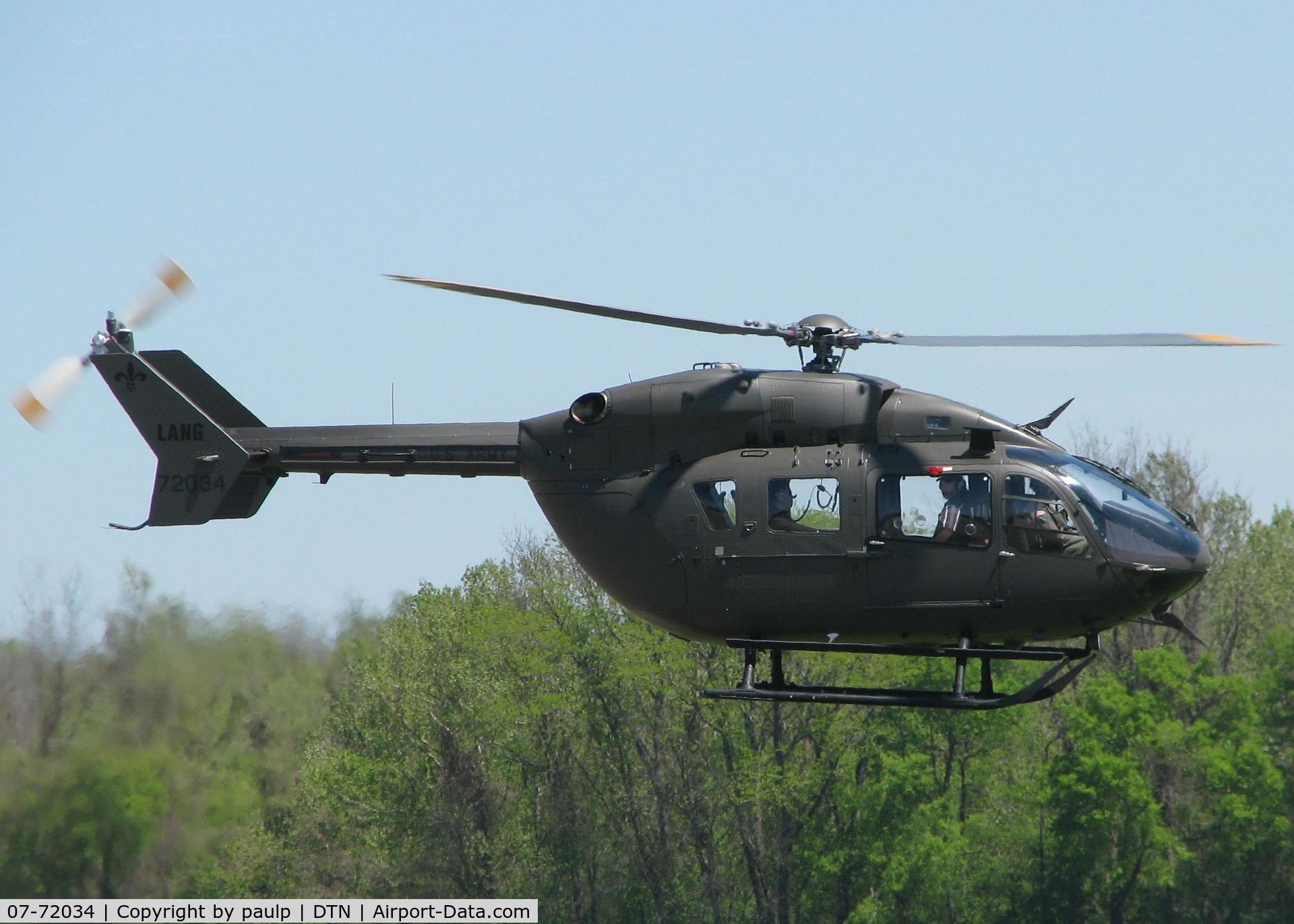 07-72034, 2007 Eurocopter UH-72A Lakota C/N 9170, UH-72A Lakota (Euurocopter EC-145) lifting off from the Shreveport Downtown airport.