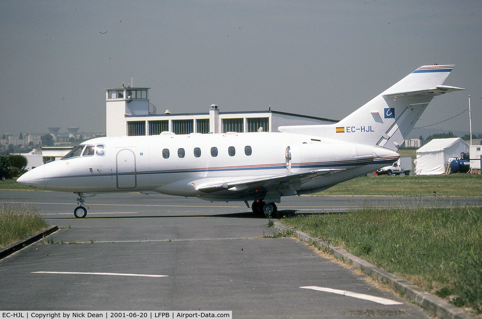 EC-HJL, 1999 Raytheon Hawker 800XP C/N 258444, LFPB Paris Le Bourget