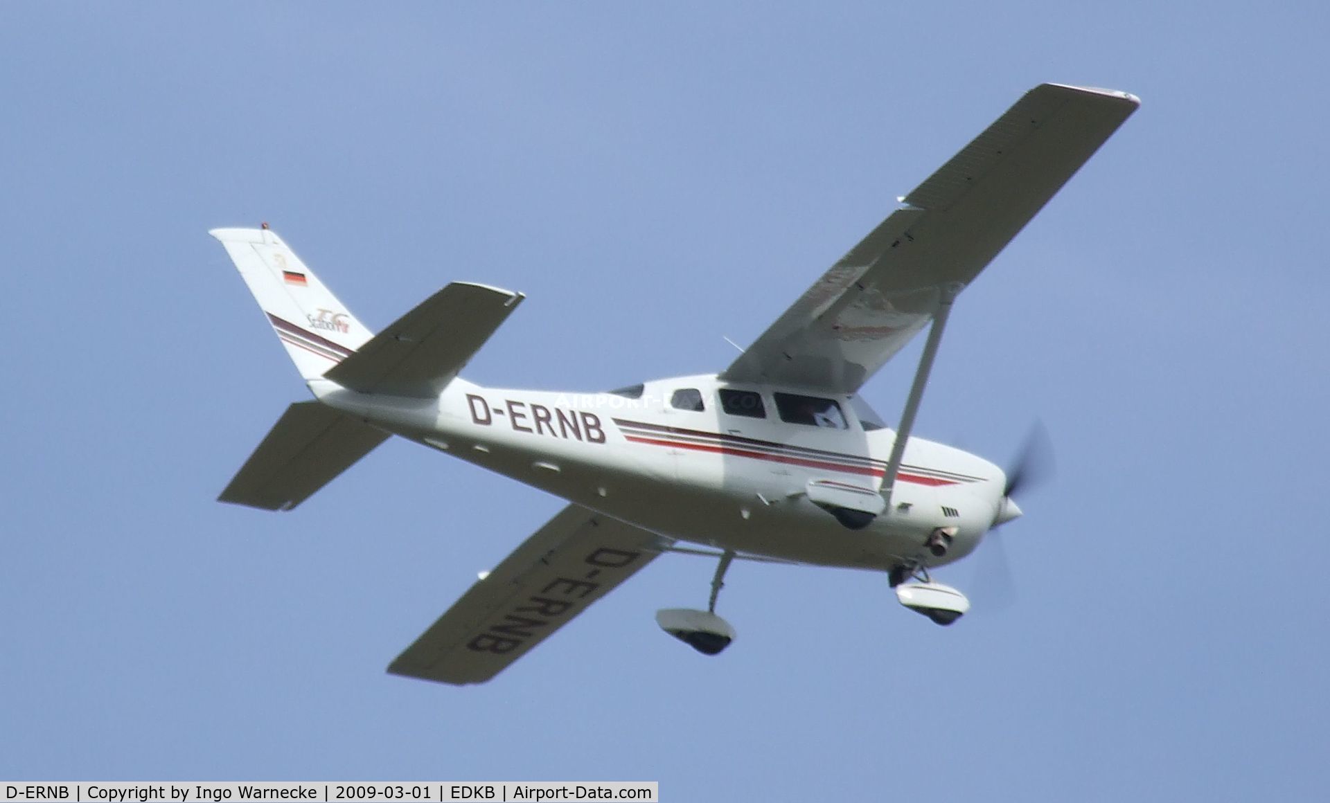 D-ERNB, 2001 Cessna T206H Turbo Stationair C/N T20608346, Cessna T.206H Turbo Stationar taking off at Bonn-Hangelar airfield