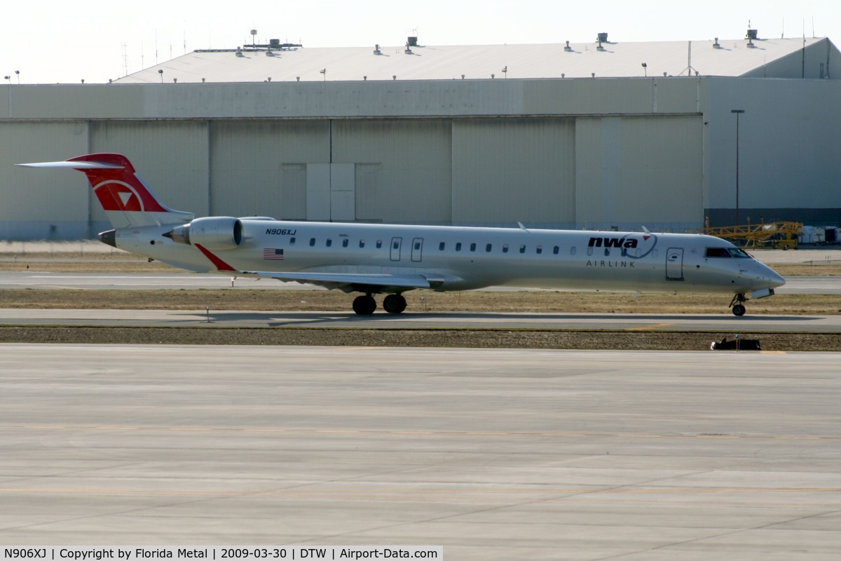 N906XJ, 2007 Bombardier CRJ-900ER (CL-600-2D24) C/N 15138, Mesaba CRJ-900
