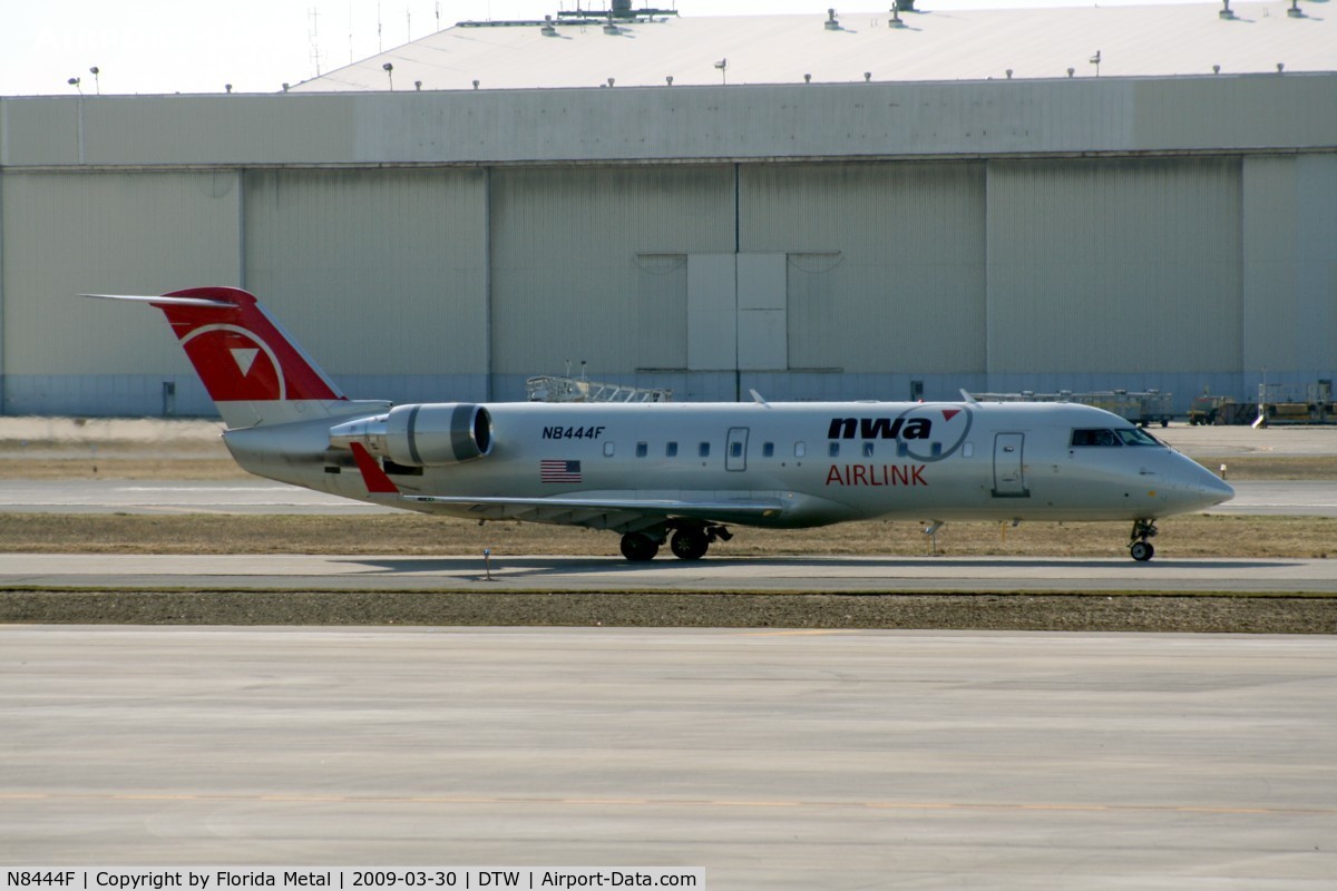 N8444F, 2000 Bombardier CRJ-200LR (CL-600-2B19) C/N 7444, Pinnacle CRJ-200