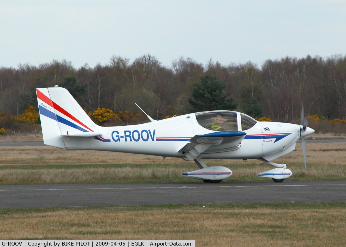 G-ROOV, 1999 Europa XS Tri-Gear C/N PFA 247-13214, TAXYING OUT FOR A LOCAL FLIGHT TO READING