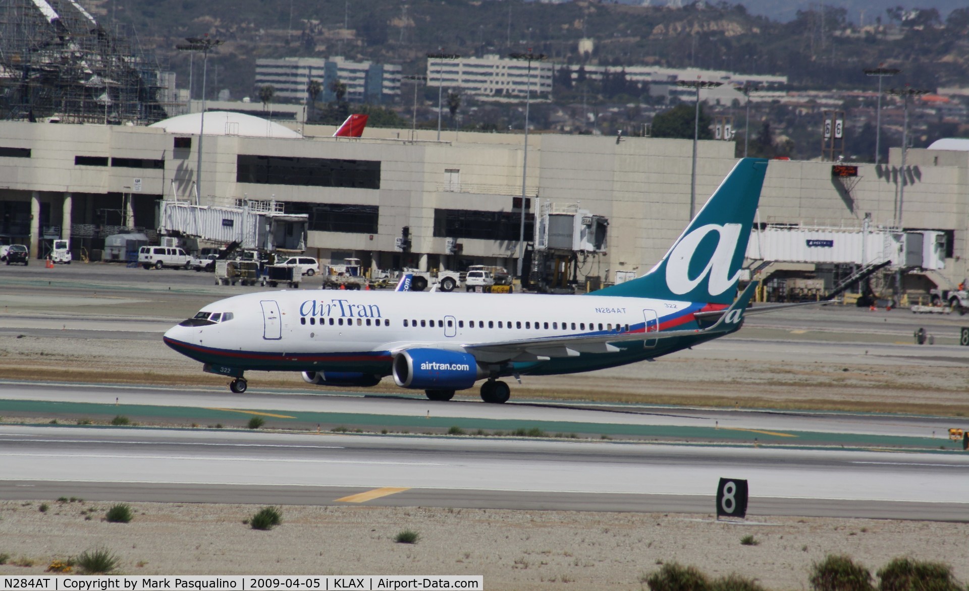 N284AT, 2006 Boeing 737-76N C/N 32668, Boeing 737-700