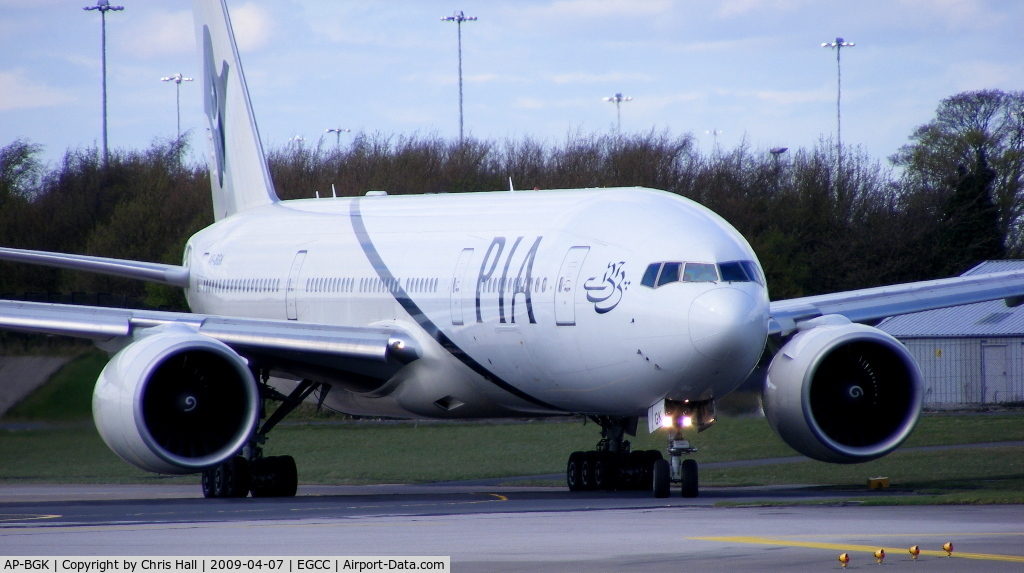 AP-BGK, 2004 Boeing 777-240/ER C/N 33776, PIA