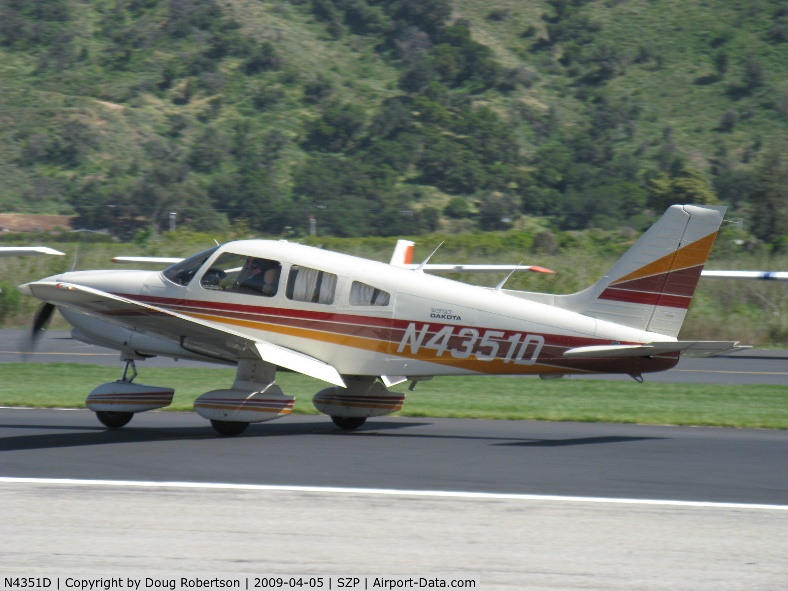 N4351D, 1984 Piper PA-28-236 Dakota C/N 28-8411016, 1984 Piper PA-28-236 DAKOTA, Lycoming O-540-J3A5D 235 hp, takeoff roll Rwy 04