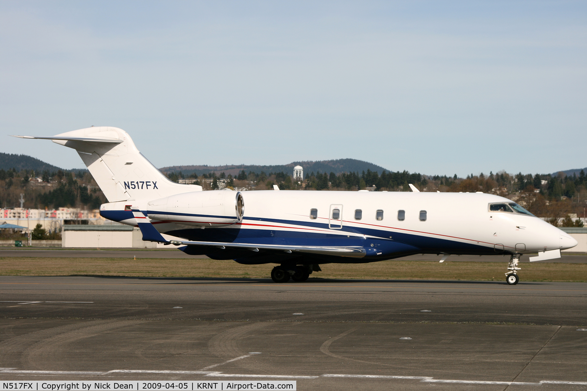 N517FX, 2004 Bombardier Challenger 300 (BD-100-1A10) C/N 20038, KRNT