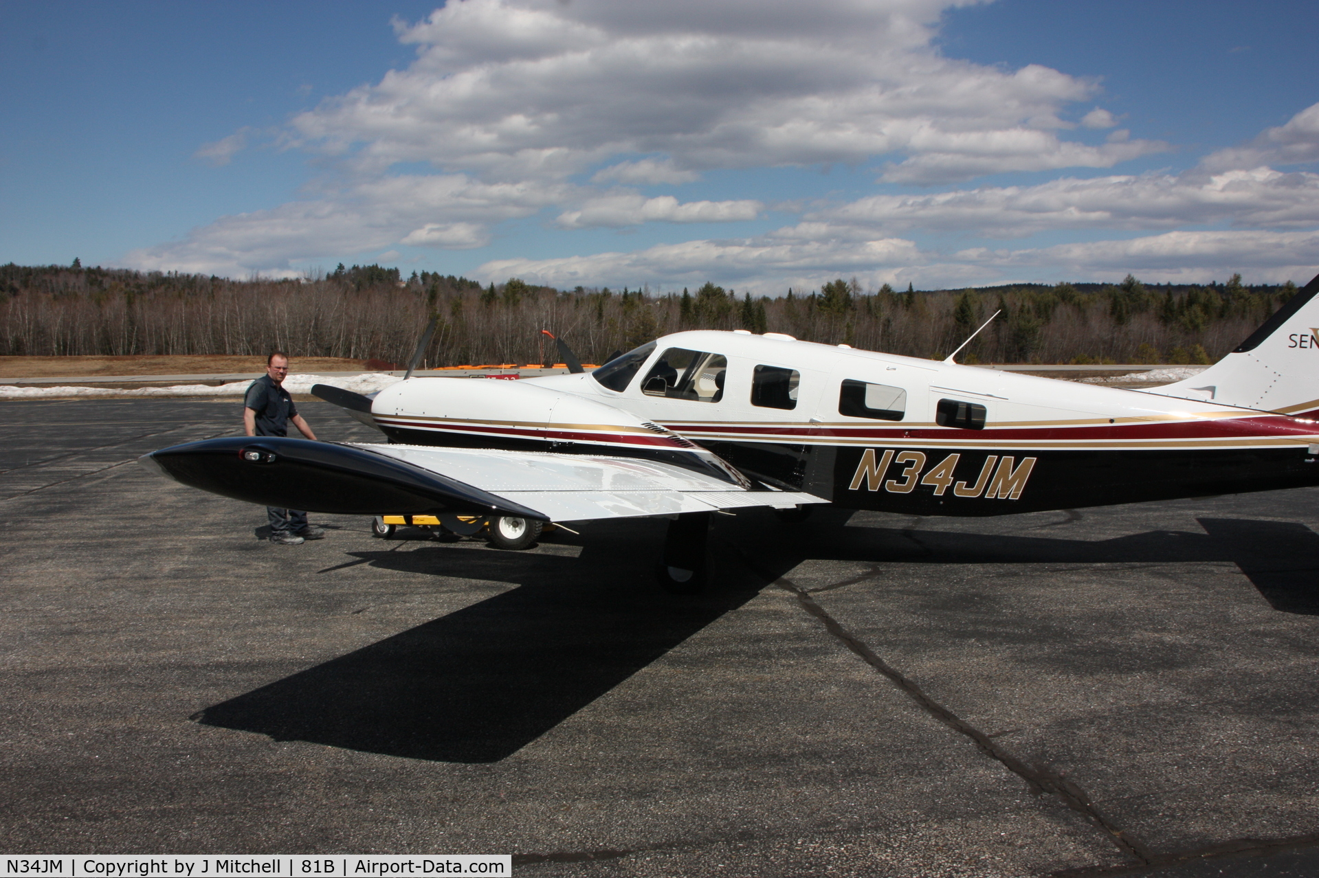 N34JM, 2000 Piper PA-34-220T Seneca V C/N 3449177, On ramp @ Oxford Aviation