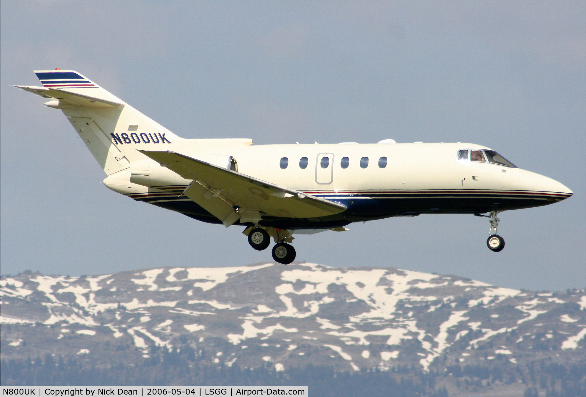 N800UK, 2002 Raytheon Hawker 800XP C/N 258577, LSGG