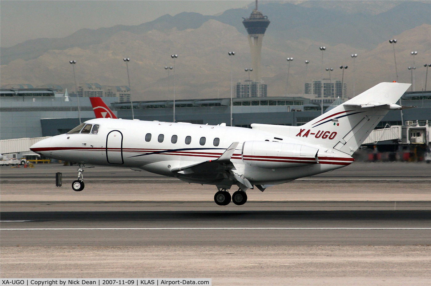 XA-UGO, 2005 Raytheon Hawker 800XP C/N 258731, KLAS