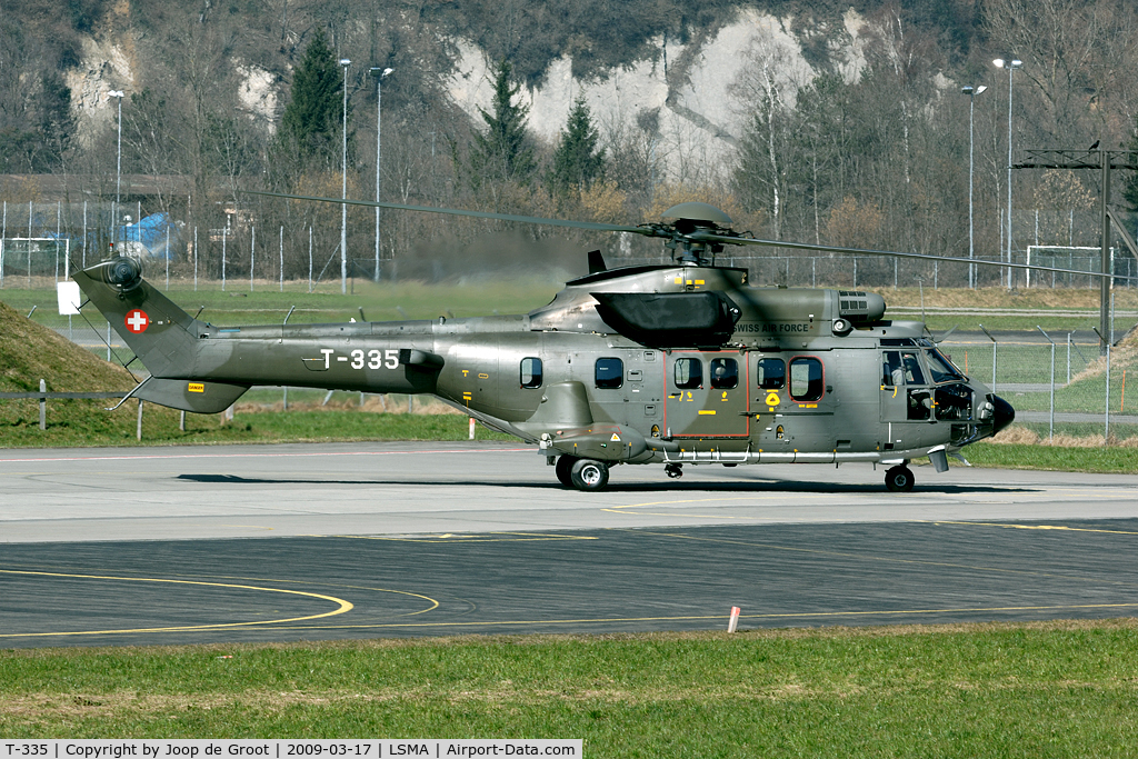 T-335, 2001 Eurocopter AS-532UL Cougar C/N 2537/MIS020, The Swiss Super Pumas and Cougars were bought in three batches. Aparently the helo does work well in the Alpine region.