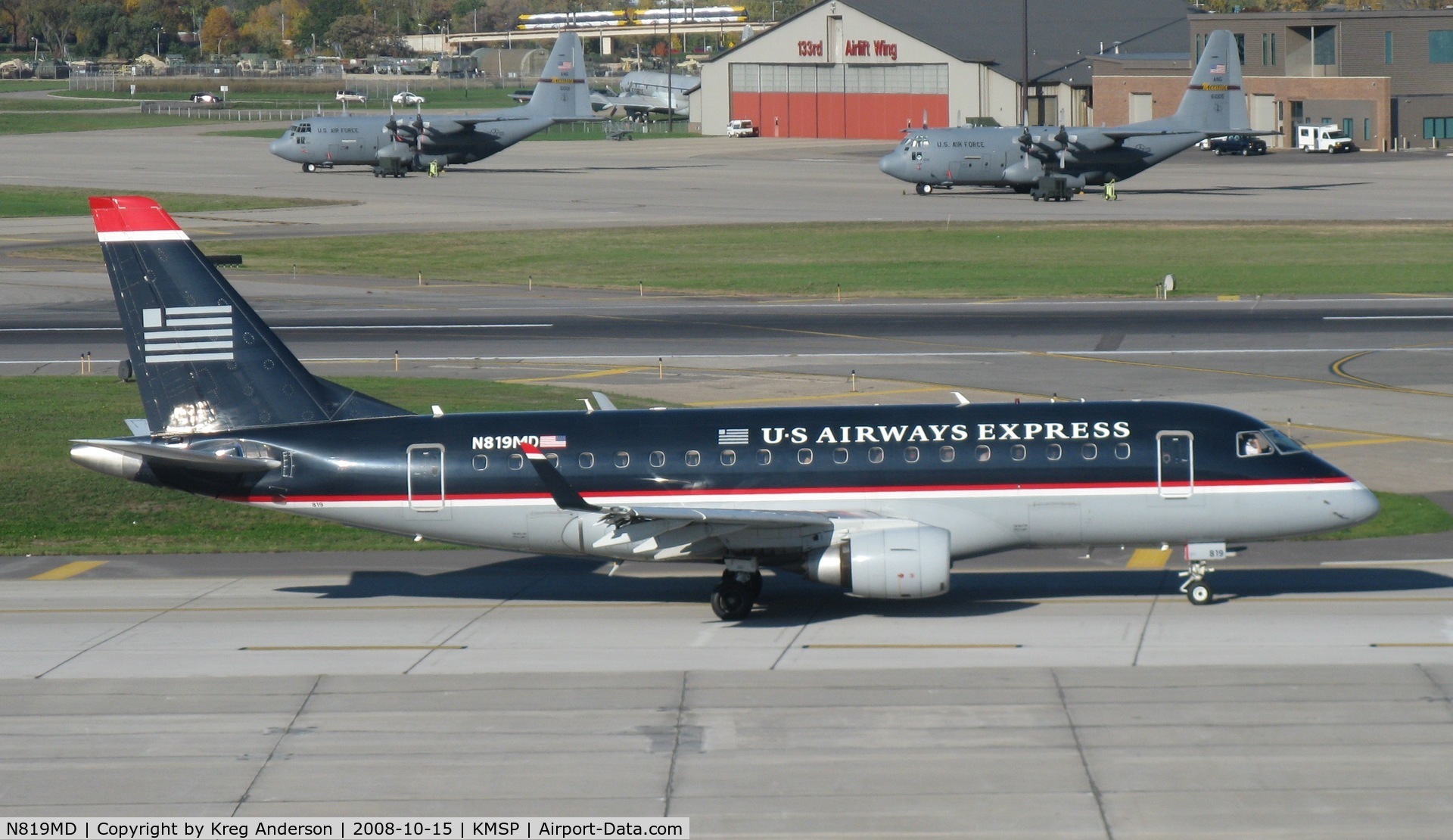 N819MD, 2004 Embraer 170SU (ERJ-170-100SU) C/N 17000040, Taxiing to active runway at MSP.