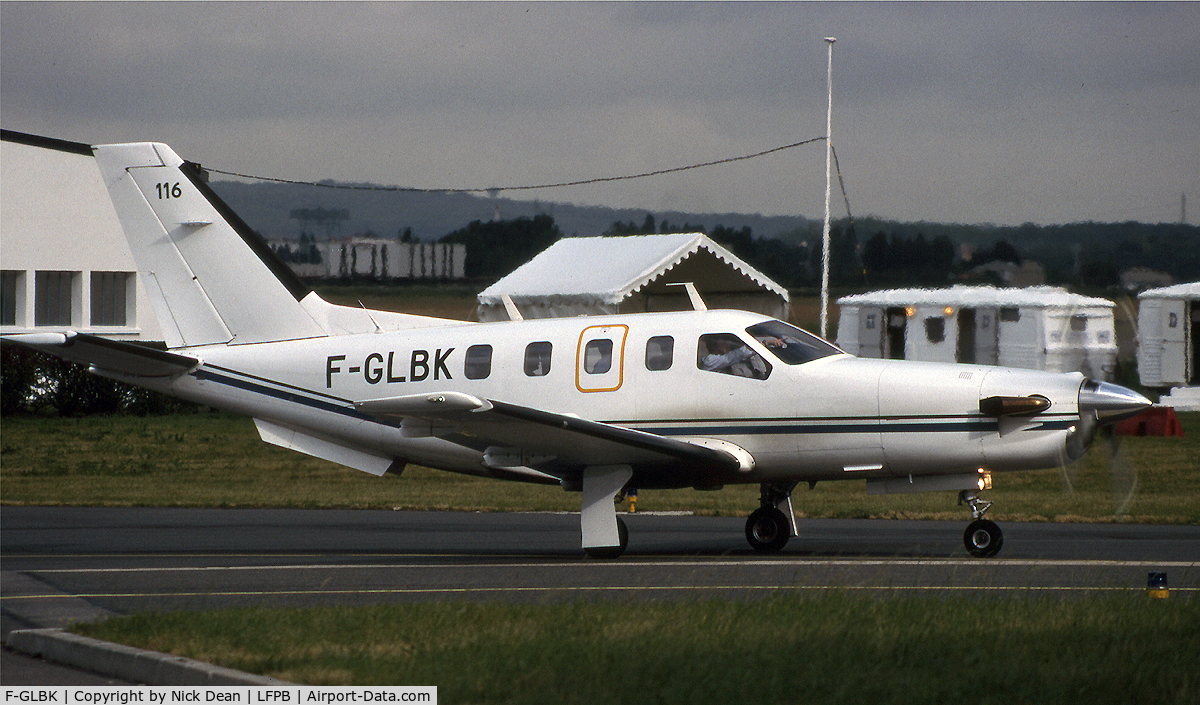 F-GLBK, Socata TBM-700 C/N 116, LFPB Paris Le Bourget