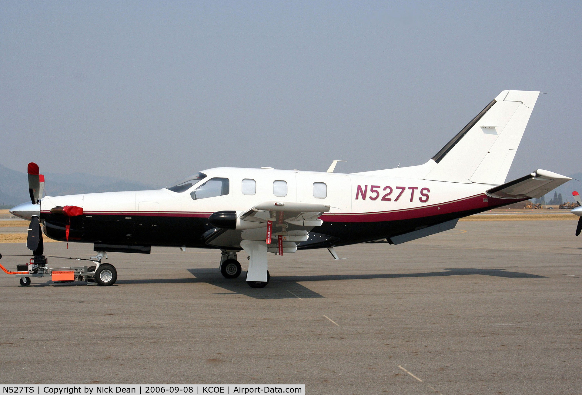 N527TS, 2000 Socata TBM-700 C/N 184, KCOE