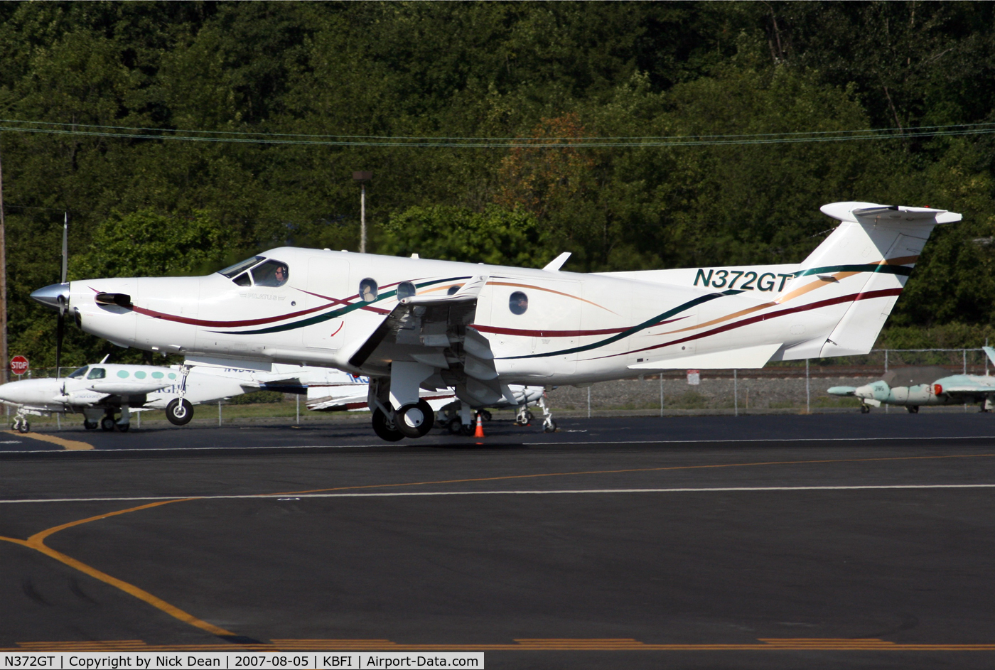 N372GT, 2000 Pilatus PC-12/45 C/N 372, KBFI