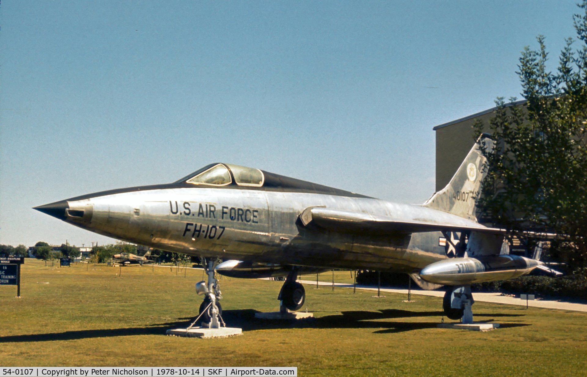 54-0107, 1954 Republic F-105B-5-RE Thunderchief C/N B.10, Now at Hickory Regional Airport, NC,  in 1978 this Thunderchief was in the USAF History & Traditions Museum at Lackland AFB.