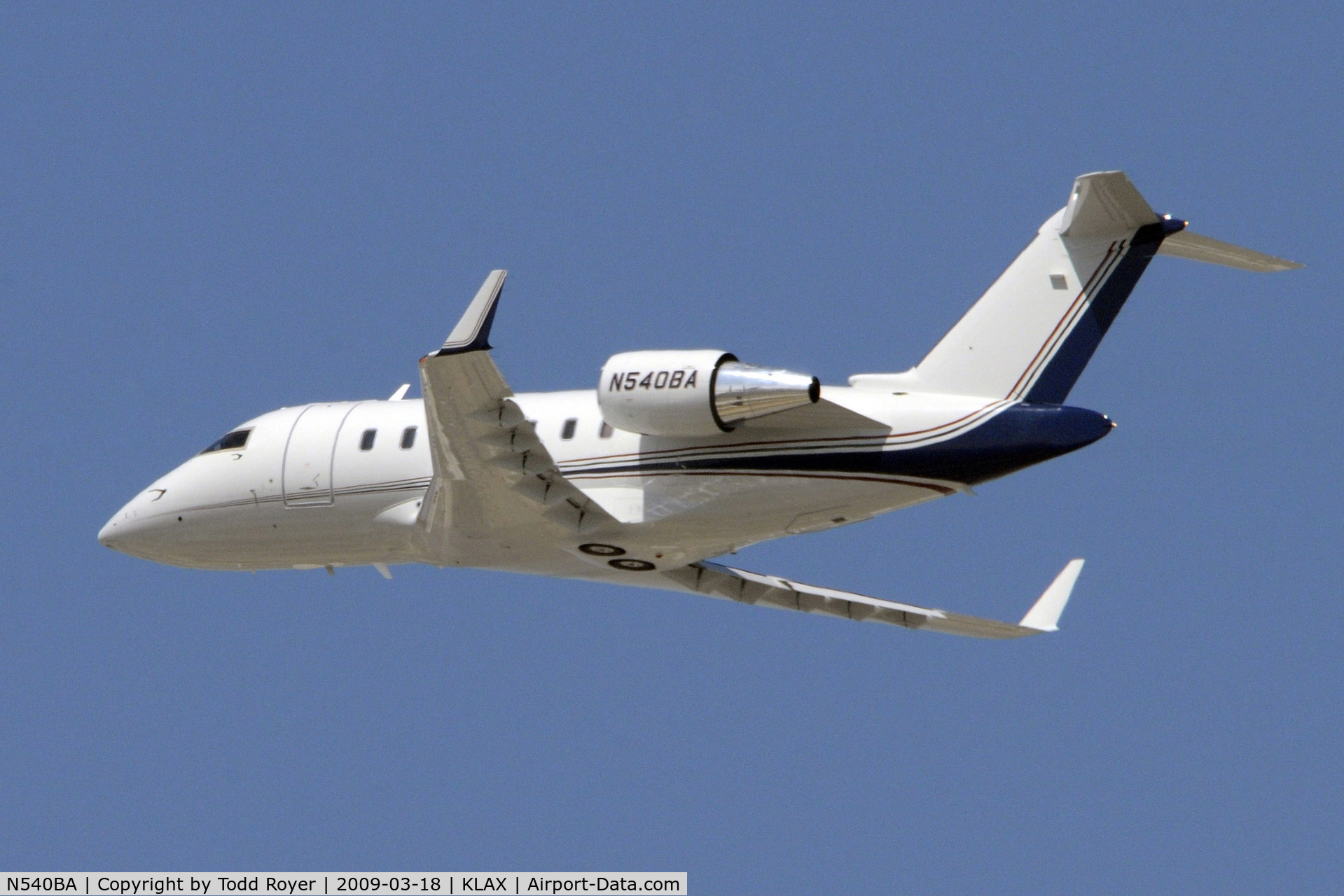 N540BA, 2007 Bombardier Challenger 605 (CL-600-2B16) C/N 5729, Departing LAX on 25L