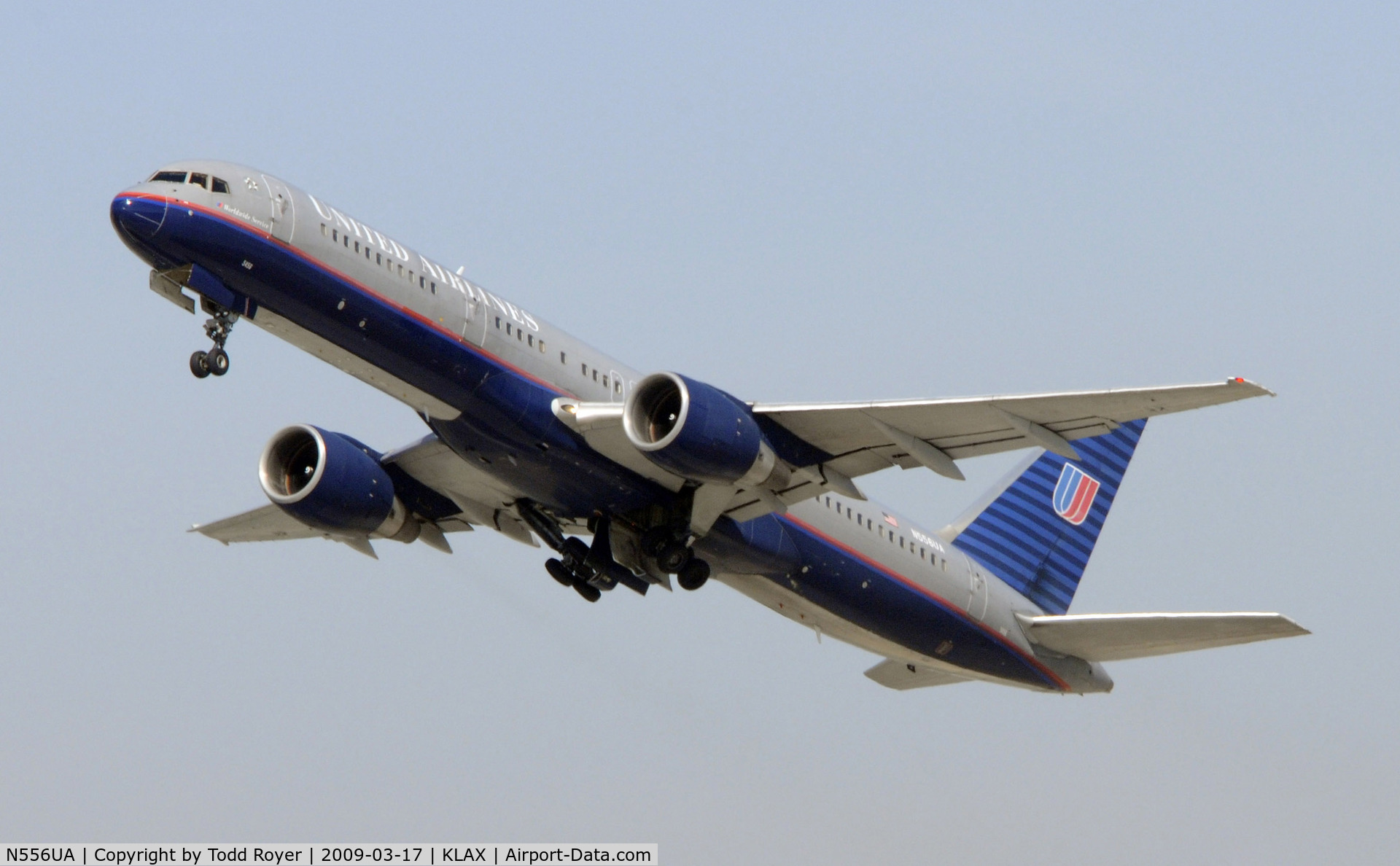 N556UA, 1992 Boeing 757-222 C/N 26650, Departing LAX on 25R