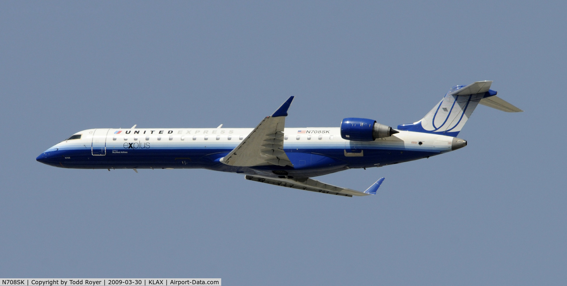 N708SK, 2004 Bombardier CRJ-701ER (CL-600-2C10) Regional Jet C/N 10156, Departing LAX on 25R