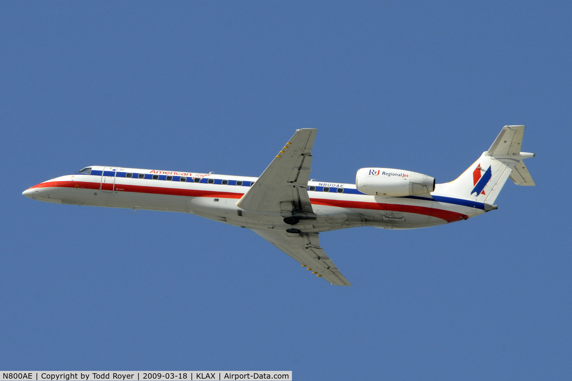 N800AE, 2001 Embraer ERJ-140LR (EMB-135KL) C/N 145425, Departing LAX on 25R
